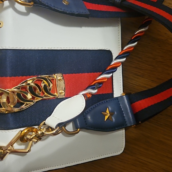 Gucci White and Black Crossbody Bag with Sleek Design, with 3 types of Dif strap - Picture 5 of 11